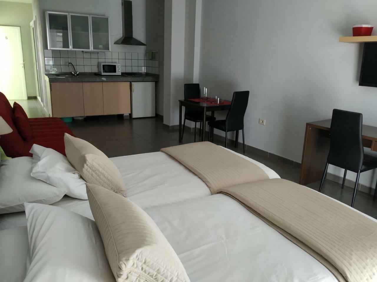 Apartamentos El Patio Los Llanos De Aridane Esterno foto